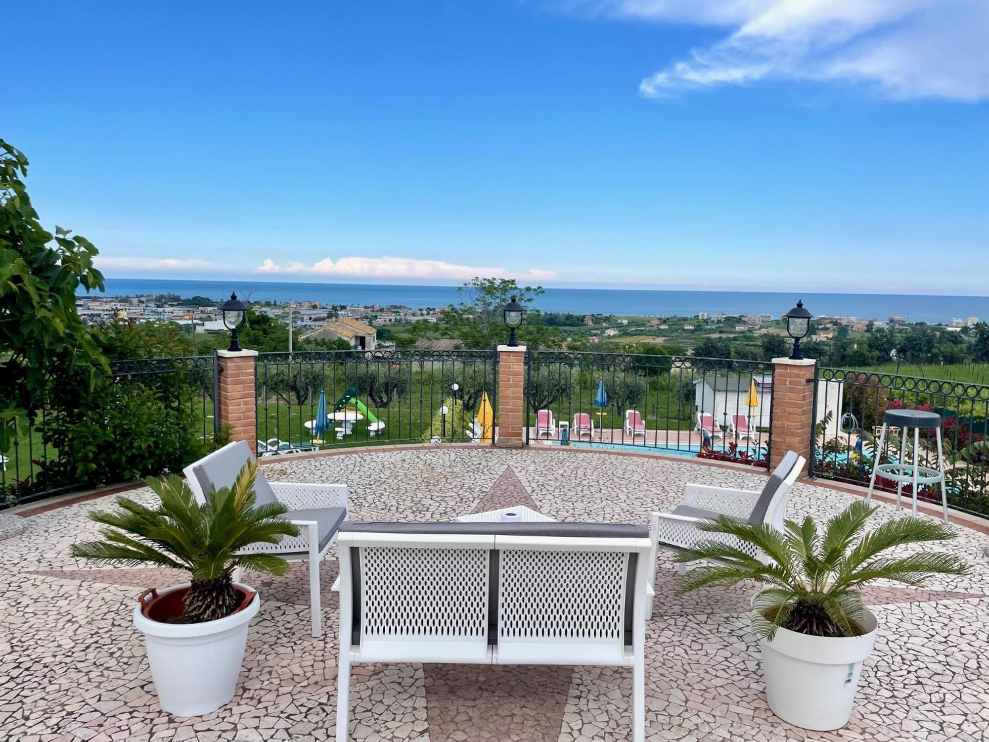 Vigneto - Italian Restaurant & B&B Villa Rosa Di Martinsicuro Kültér fotó